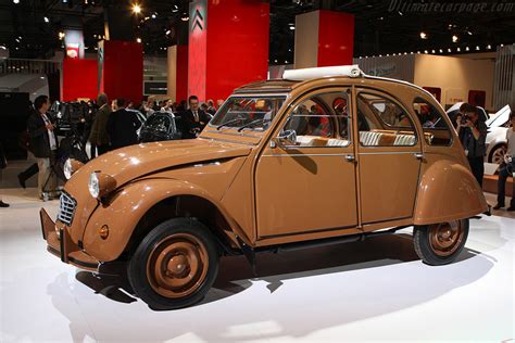 Paris 2008: Citroen 2CV by Hermes 